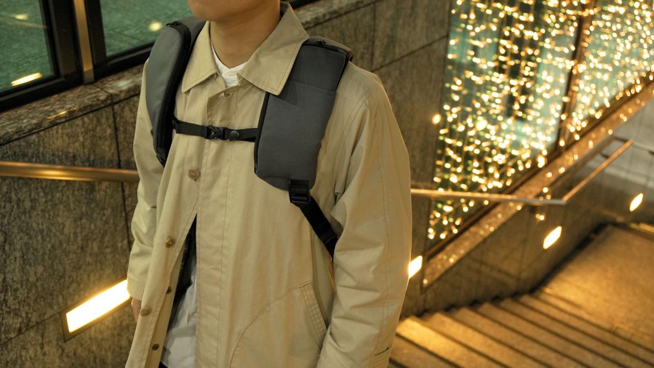 満員電車にプライベートシアターを作り出す”スマホをMagSafe装着 満員電車にプライベートシアターを作り出す”スマホをMagSafe装着