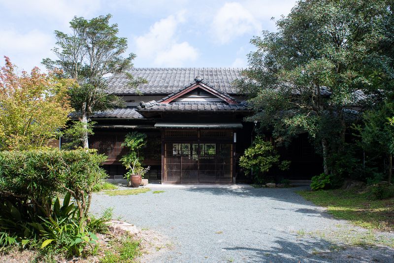 一棟貸切で特別な体験を。築100年古民家を再生し、地域のおもてなしが詰まった宿をオープン! | TIMELINE(タイムライン)