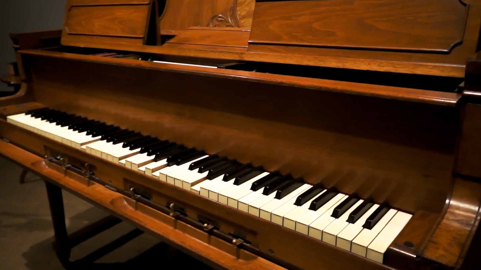 著名音楽家の演奏を記録し忠実に再現！約100年前の自動演奏ピアノ